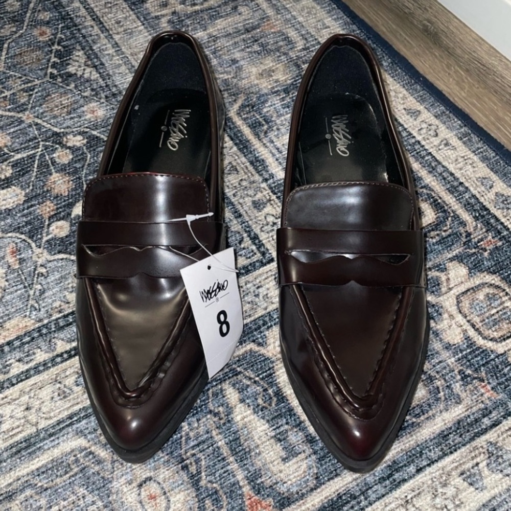NWT Oxblood Pointed Loafers
